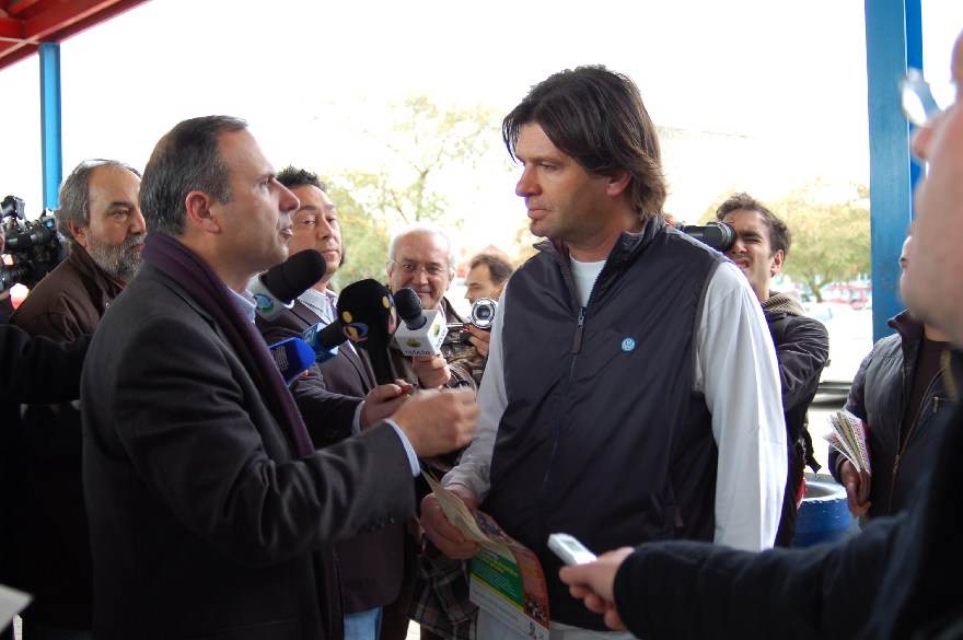 Contacto com os trabalhadores da AutoEuropa