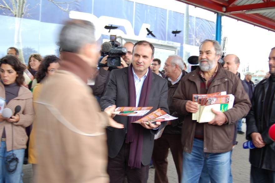 Contacto com os trabalhadores da AutoEuropa